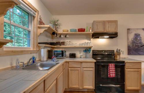 Train Rides, Trails and Casino Fun is Your Smoky Hub - Foto 12