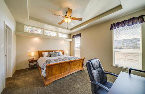 Newport Riverfront Home with Deck and Fire Pit! - Foto 13