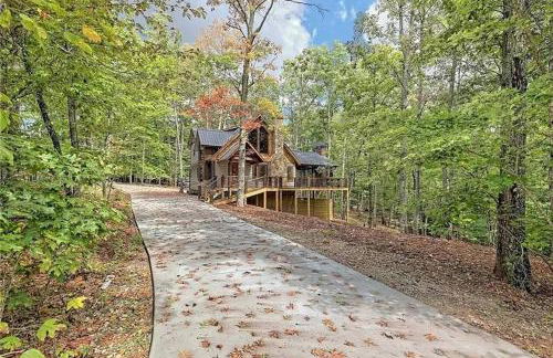 WolfCabin Lux Family Home, Fire Pit, Hot Tub, ADA ramp, ez paved rds - Foto 50