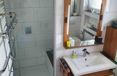 Bungalow mit großen Garten, Wintergarten und Kamin - Foto 7