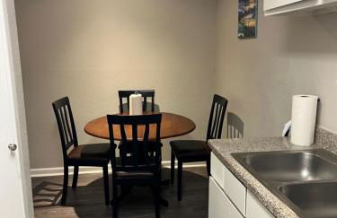 Beautiful 1-bedroom Townhome with nice amenities - Foto 10
