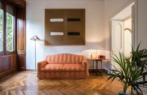 Flat Three - Photo 20