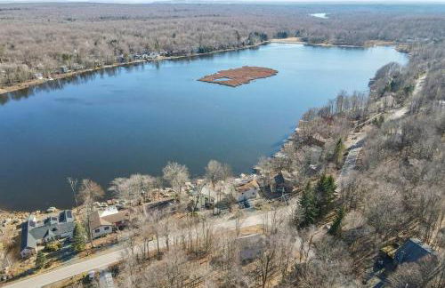 3BR, Lakeview, Hot Tub, Nintendo Switch - Deer Haven Poconos Retreat - Foto 27