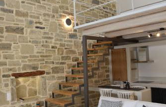 LAINI LUXURY SUITES - Photo 12