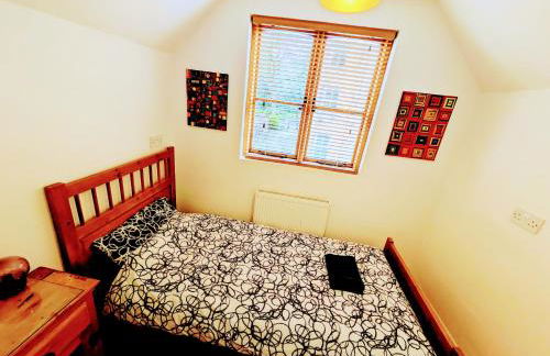 Detached House with Gated Parking in Whalley Range, Near Manchester City Centre - Foto 26