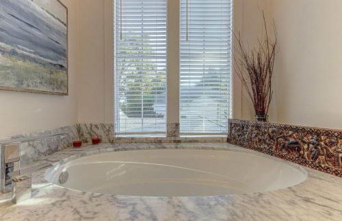 Immaculate Waterfront Family Home for 16 w Private Dock - Foto 46