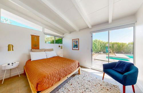 Remodeled midcentury charmer with private salt water pool spa and mountain views - Foto 15
