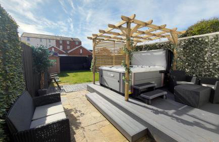 Lethbridge Villa 49 3-bedroom Apartment with private HOT TUB,Fibre WiFi, free parking, sleeps 6 - Foto 1