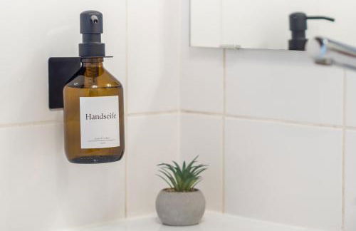 SCHWARZLINS LoftRaum - Stilvolles Apartment mit Smart TV, NETFLIX, Disney Plus, schnellem WLAN, Parken, Nespresso - Foto 9