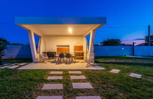 S&I Peaceful Holiday Home With Pool & Jacuzzi - Foto 41