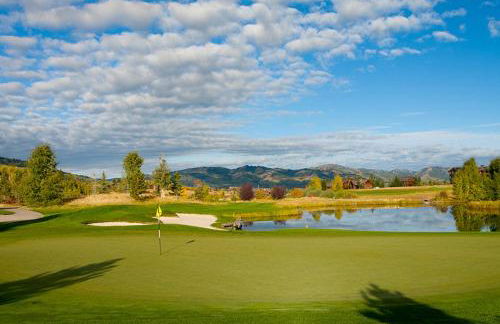 Palisades Lodge Suite 207 - Photo 19