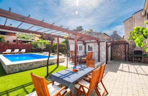 Home Away From Home with a heated pool - Foto 9