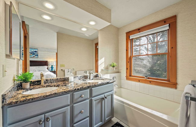 Mountain Escape With Game Room, Balcony & Stunning Views in the Poconos Christina - Foto 24