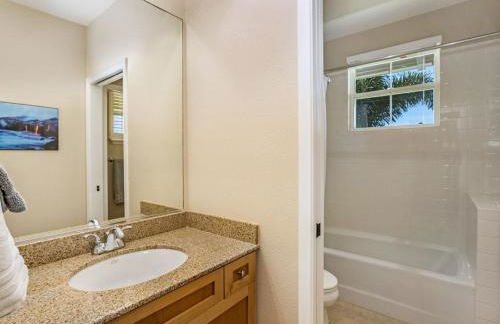 3BR Nihilani Condo with AC, Pool & Close to Shops 8C - Foto 14