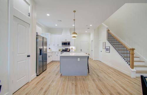 Houston Entertainment Haven - Photo 28