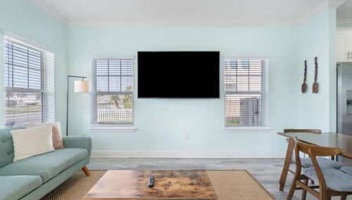 Walk to downtown seafood market Bay views - Foto 5