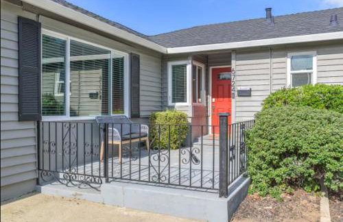 Pet-Friendly Home - Big Yard for Family Stays - Foto 1