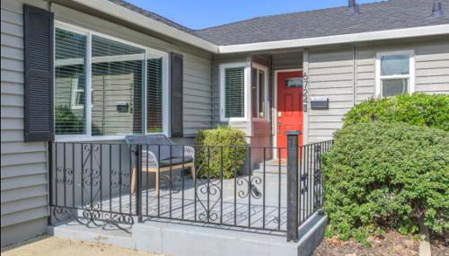 Pet-Friendly Home - Big Yard for Family Stays - Foto 1