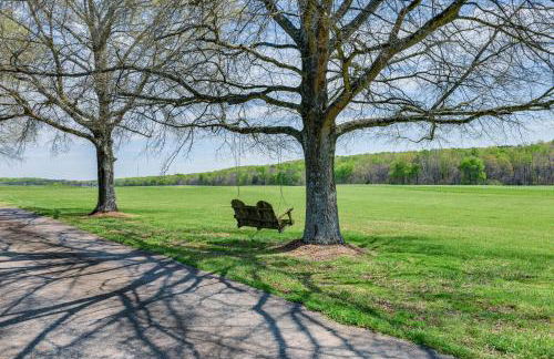 Spacious Mount Pleasant Home with Grill and Yard! - Foto 33