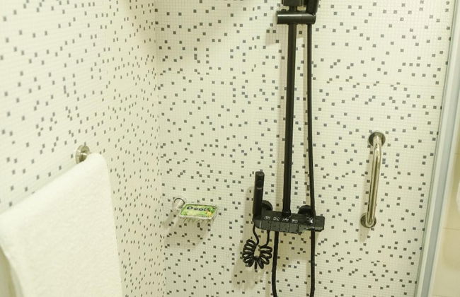 1 Bed Apartment Sleeps 2 -free Parking - Tv & Wifi - Foto 10