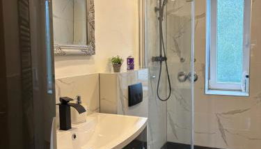 Apartment near the center - Foto 3, towels, Shower