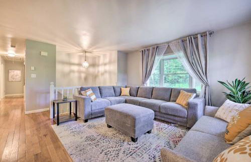 Hot Tub and Yard Stroudsburg Home in Poconos - Foto 5