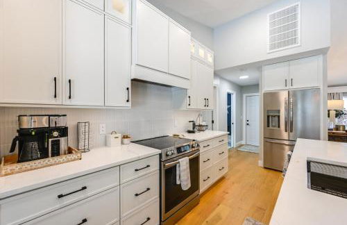 Resort Community Escape Naples Home 5 Mi to Beach - Photo 14