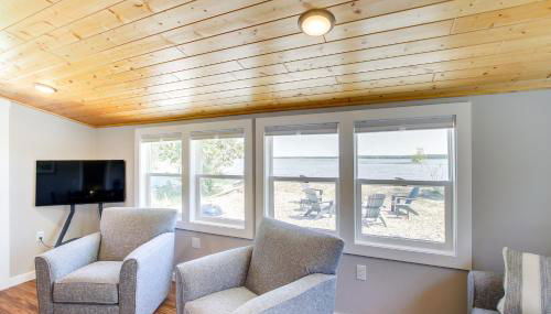 Baileys Harbor Waterfront Vacation Rental with Grill - Foto 4