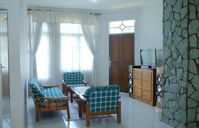 Villa ChavaMinerva Hanni Ciater with Pool - Foto 10