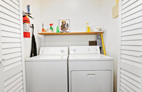 Moonlight Shores Lakefront - Lakefront home with hot tub! - Foto 45