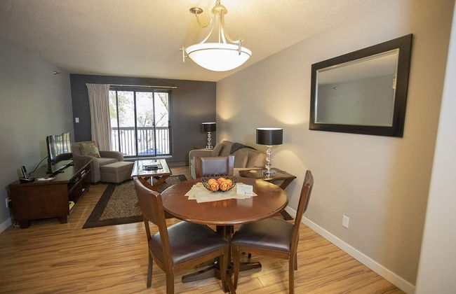 Obasa Suites @ The Hallmark - Photo 7