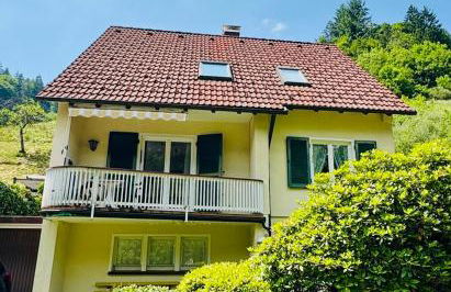 Ferienhaus Oesterle - Idyllisches Schwarzwaldhaus am Bach mit Terrasse & Balkon - Foto 30