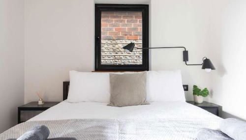 Modern 2-Bed Cabin Near West Wittering Beach - Foto 4