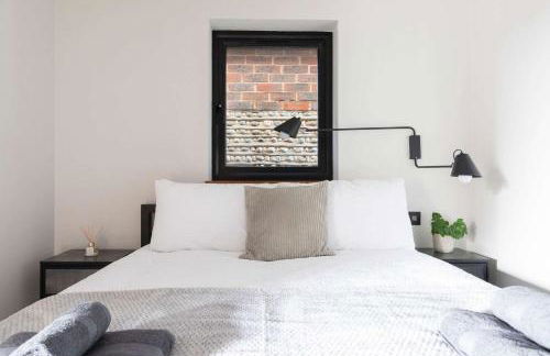 Modern 2-Bed Cabin Near West Wittering Beach - Foto 4