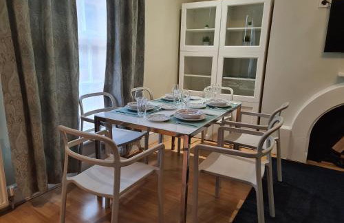 Stylish 2 Bedroom Apartment, Leeds Centre + Free Parking - Foto 9