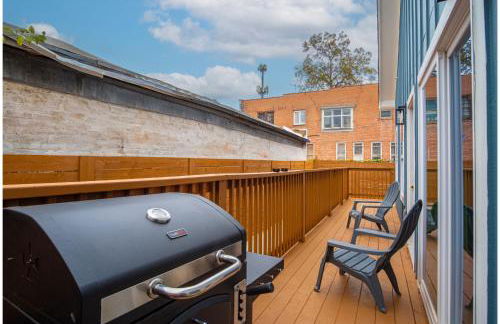 5BR3BA Minutes from the Action with Skyline Views - Foto 34