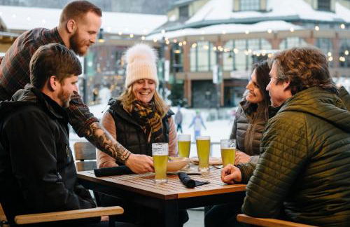 309 2bed Treehouse Unit - Lodge at Spruce Peak - Ski in Ski Out - Sleeps 5 - Foto 27