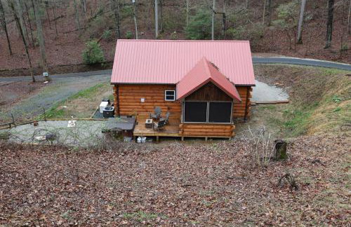 2BR Fishing Cabin w Fire Pit, Hot Tub, EV Charger - Foto 58