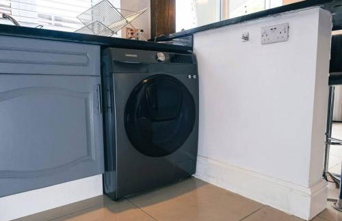 4 bedroom - Sleep 9 home in Cheadle Staffordshire - Alton towers Polar Express Dimmingsdale Peak District Trentham Gardens Water World - Foto 36