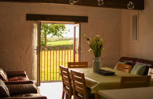 Wee Henry's Barn - Photo 17