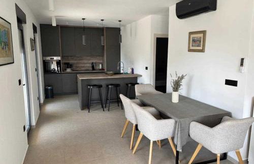 Vila Kumpanija with Pool by Vacay Villas - Foto 17