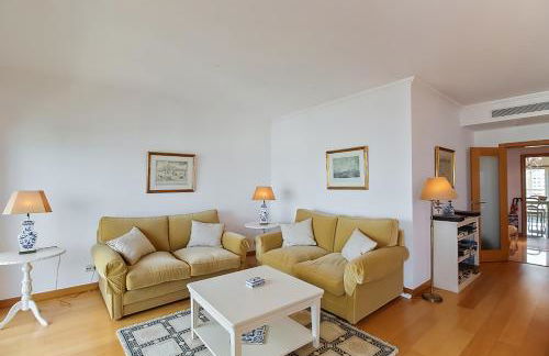 Haven in Lisbon - Exquisite Top Floor with 7 meters Balcony to the Longest Waterfront in Lisbon - Foto 8