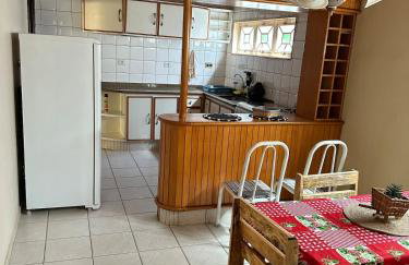 Casa inteira - ótima localização - Foto 14