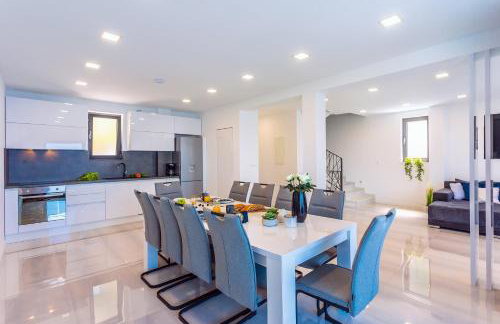 Villa Belvedere with heated pool, billiards, Media room, sea views,10 pax - Foto 19