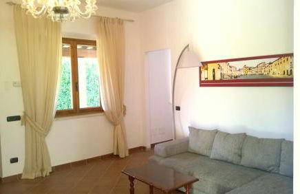 Villa In Lucca Placed in a Residential Area, all Services Nearby - Foto 15