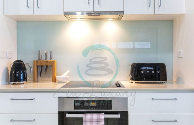 Coastal Magnificence Pool Workspace Parking - Photo 12