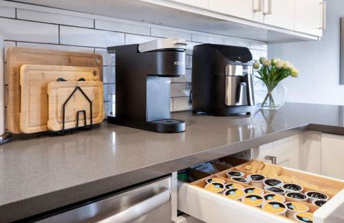 Stylish 3BR Home EV Outlet Near Light Rail - Foto 18