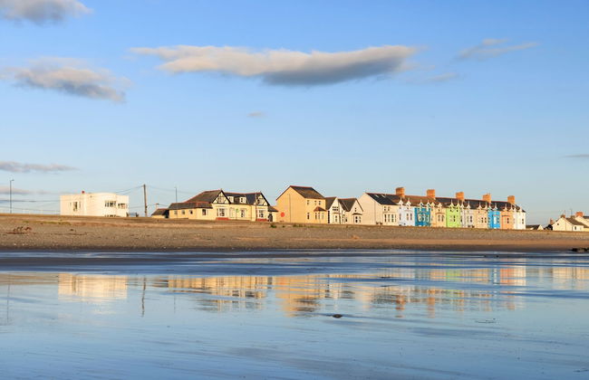 Beach Side House in Beautiful Borth - Photo 20