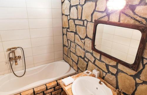 'Perithyron', Konstantina's House, Old Perithia - An Authentic stone Retreat in Corfu's most Historic Village - Photo 27