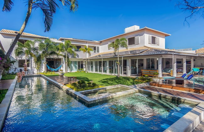 Mansão de Cinco Suítes em Geribá - Foto 1